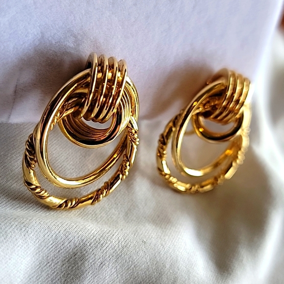 Vintage Gold Tone Knotts ✨️CLIP-ON Earrings circles - Picture 4 of 9